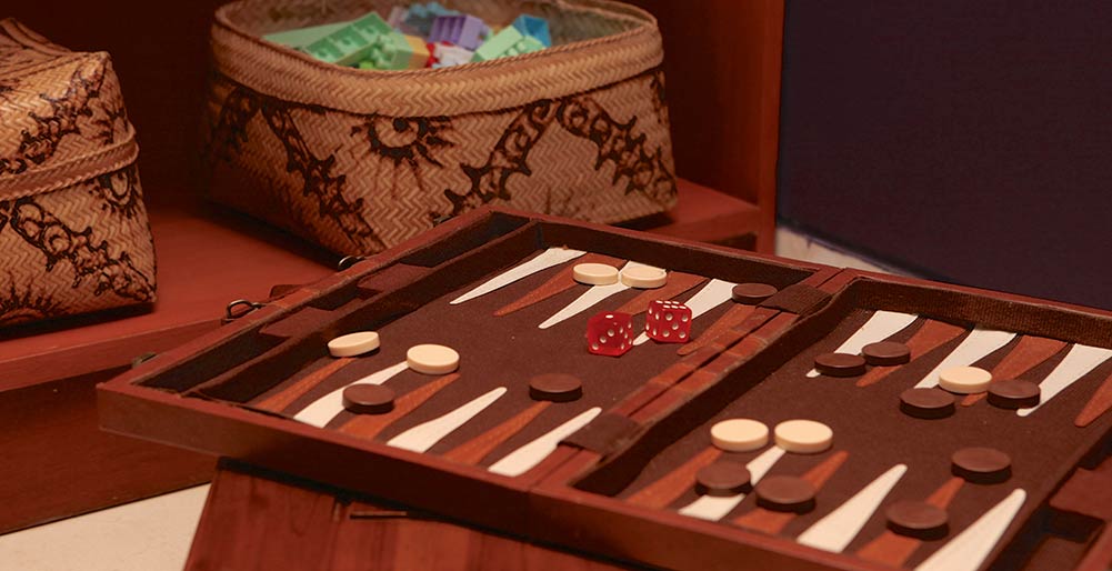 Indah Manis - Backgammon board